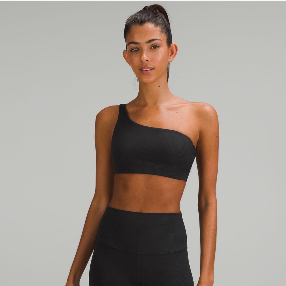 NWT 🍋 Lululemon Black Ribbed Nulu Asymmetrical Yoga Bra Size 4